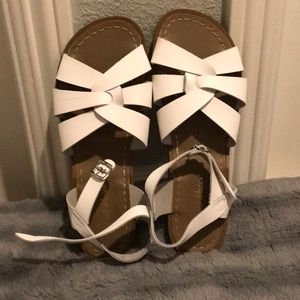 NEW SALT WATER BY HOY KIDS 9 WMNS 11 WHITE SANDALS